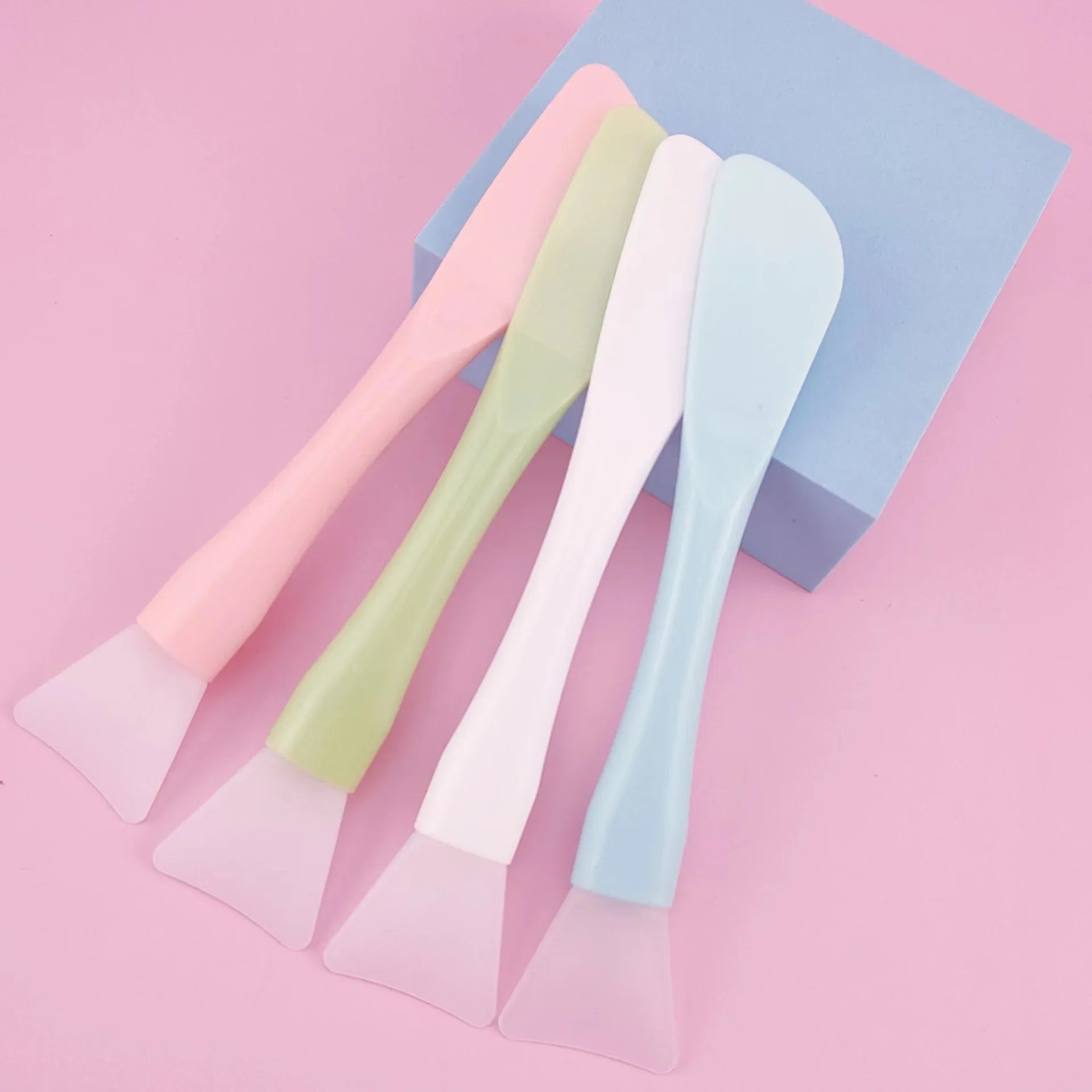 The Zivori Silicone Facial Mask Applicator