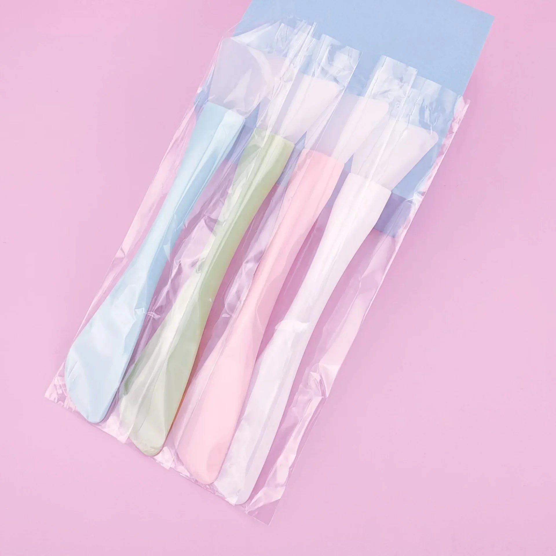 The Zivori Silicone Facial Mask Applicator